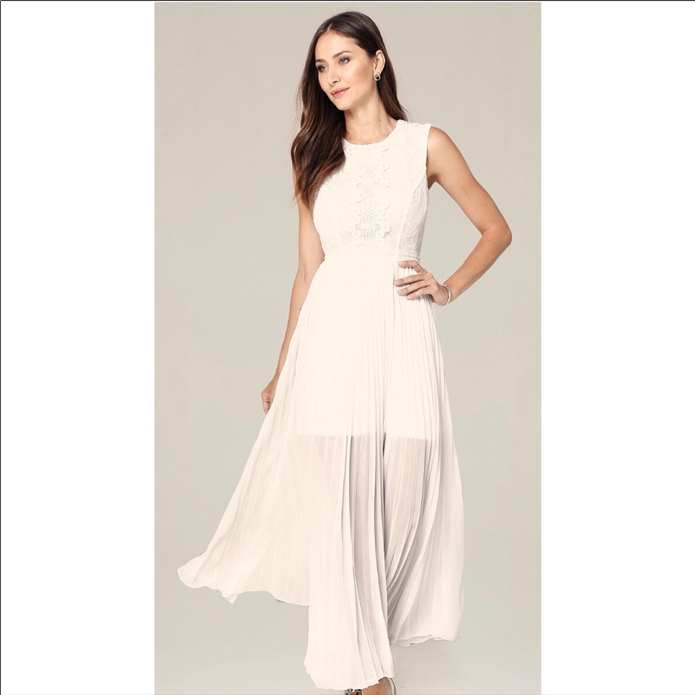 NWT Bebe Sleeveless Lace Backout Dress